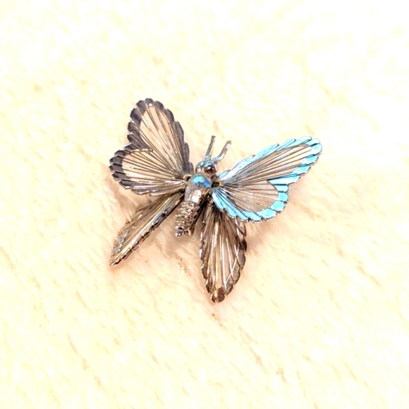 Vintage Monet Silvertone Butterfly Brooch - Picture 6 of 6